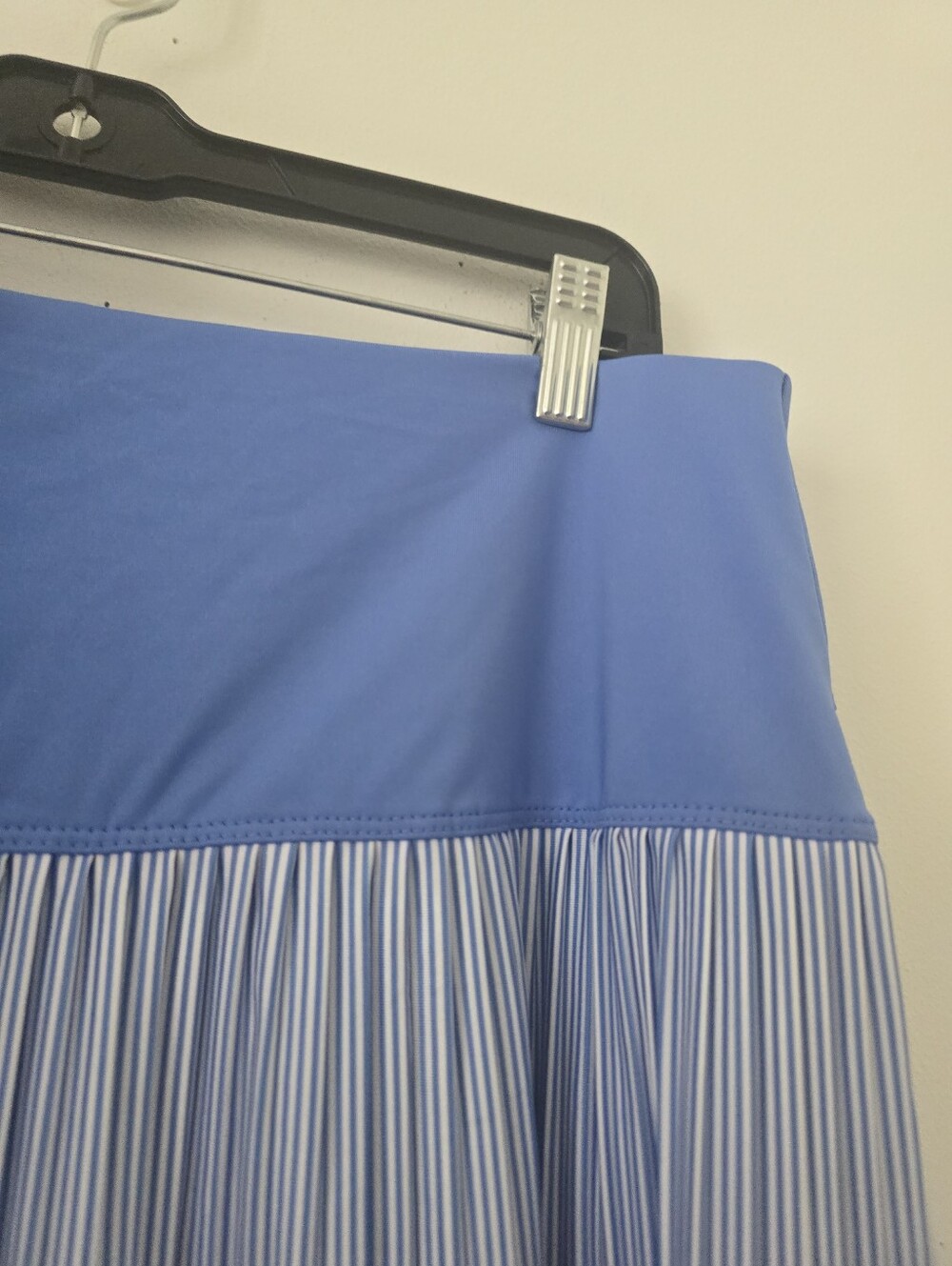 Lucky in Love Gradient Pleated Skort Size Large - Picture 8 of 14
